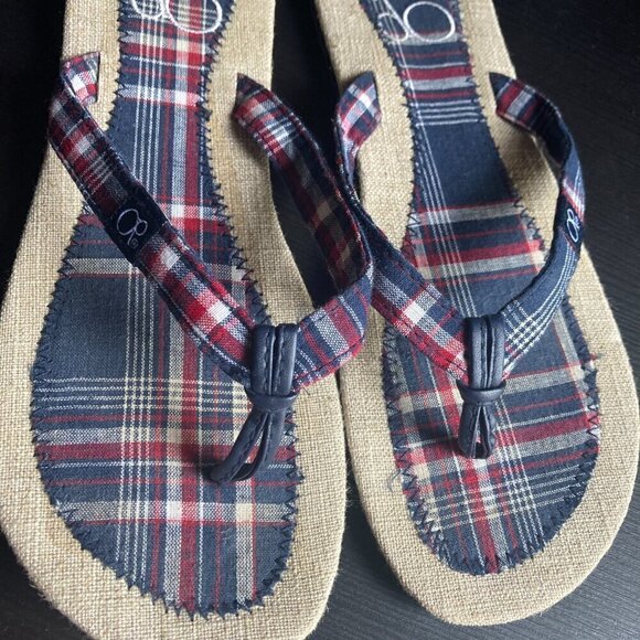 VINTAGE OP FLIP FLOPS SIZE 8 WOMANS/PLAID STYLE - Picture 3 of 5